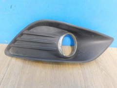 Решетка в бампер правая  Ford Focus 08-11 1528560