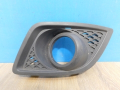 Рамка ПТФ левой Ford Fiesta 05-08 1375902