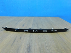 Накладка крышки багажника Toyota Camry V70 17-