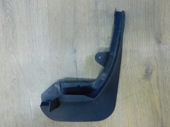 Передний правый брызговик Ford Fiesta 08-12